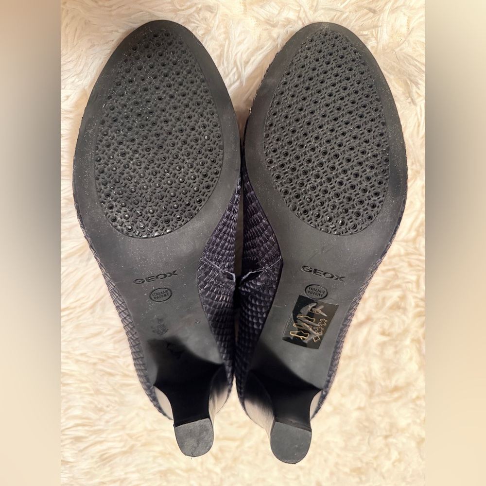 NWOT GEOX Navy Leather Shoes sz 9 - Picture 8 of 11
